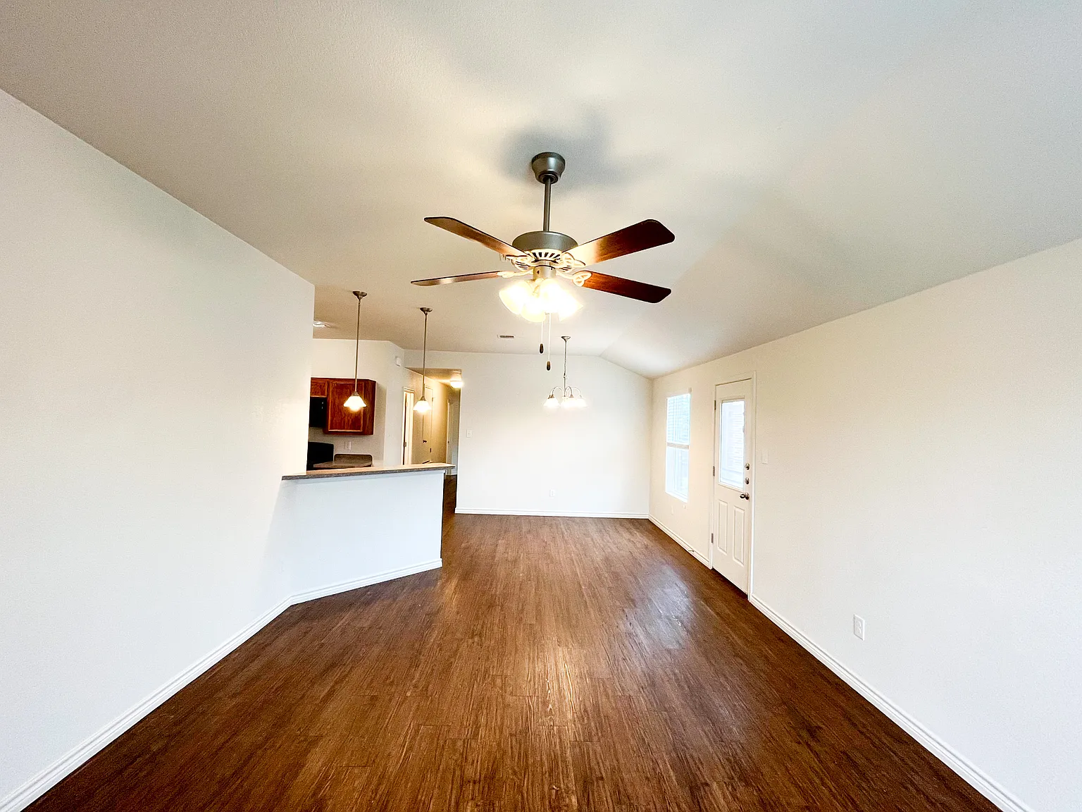 3 bed, 1135 sqft, $1,145 — Photo 4