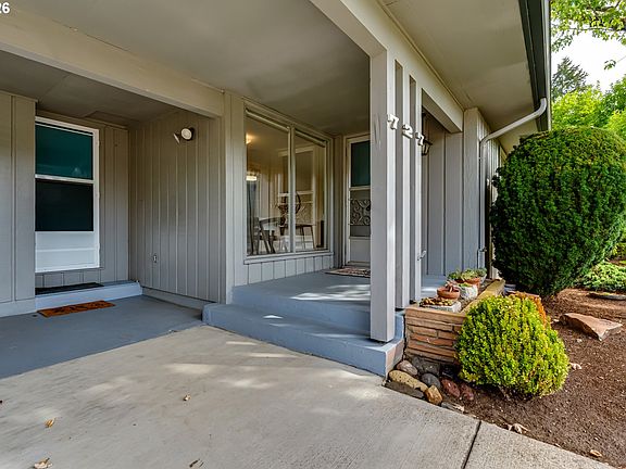 5th image of 727 Elm Dr