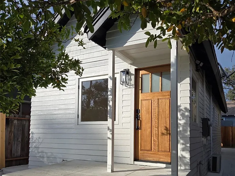 227 N Avenue 60 — Photo 1