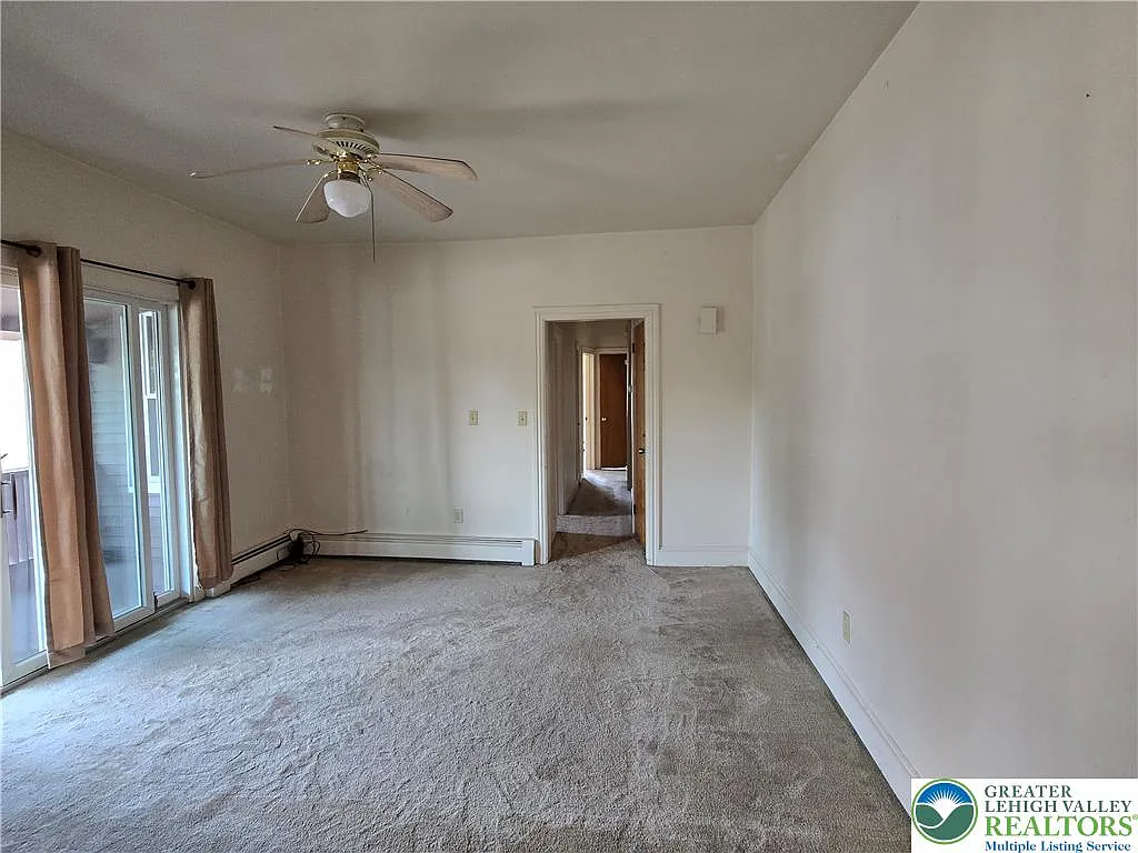 2 bed, 1.0 bath, 1200 sqft, $1,650 — Photo 2