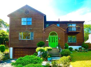 572 Stillwater Rd, Stamford, CT 06902