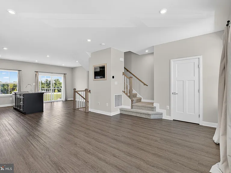 118 Fletcher Cir — Photo 14