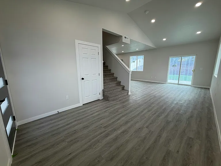 1814 N Coach Ln — Photo 5