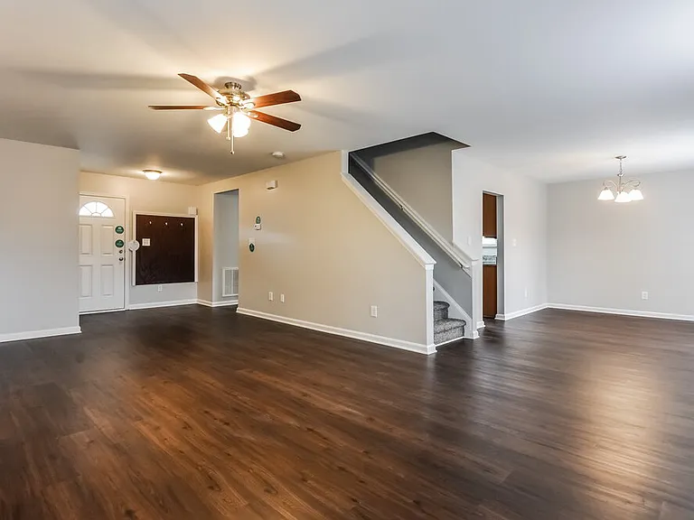 4027 Taylor Oaks Dr — Photo 3