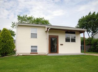 322 Eaton Ave, Romeoville, IL 60446