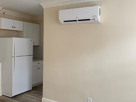 5th image of 200 S Veitch St APT 4