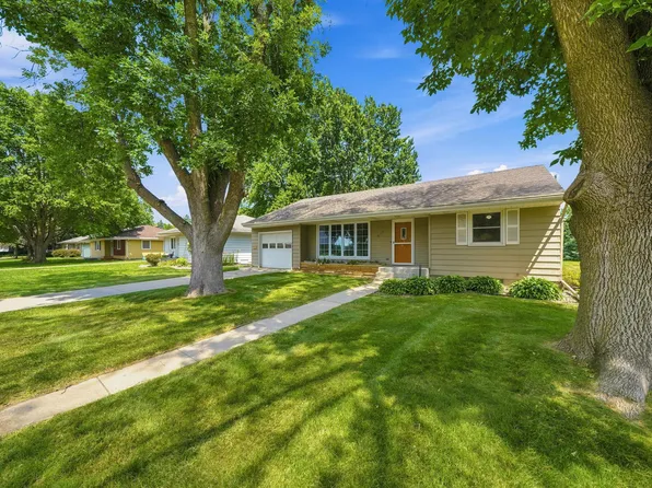 215 Meray Blvd, Mankato, MN 56001