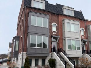 1251 Gateway Ct, Northbrook, IL 60062