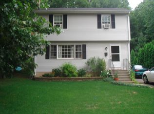 11 Duval St, Manchester, CT 06042