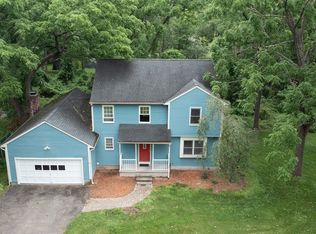 3 Jo Mar Dr, Sandy Hook, CT 06482
