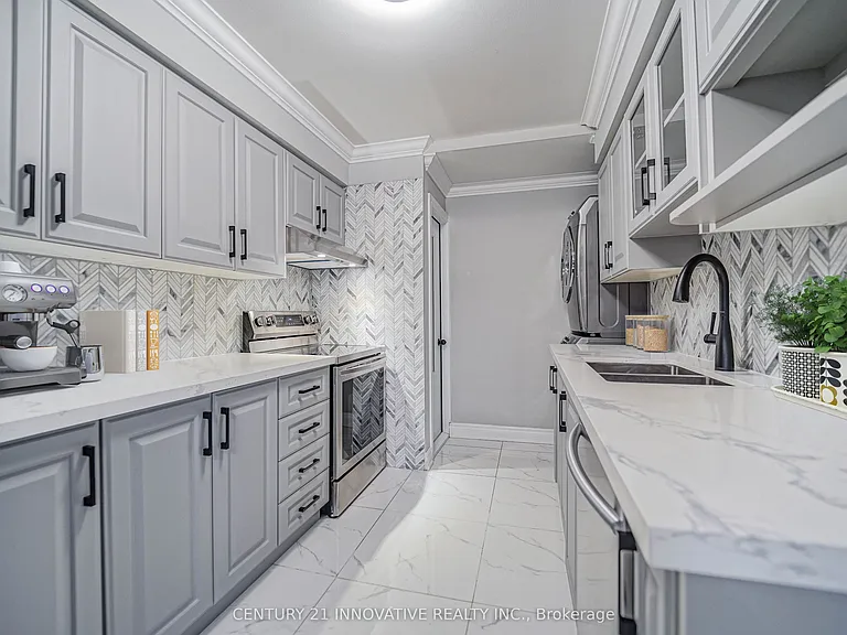 26 Burkwood Cres S — Photo 3