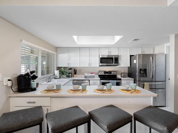 2930 W Bluefield Ave, Phoenix, AZ 85053