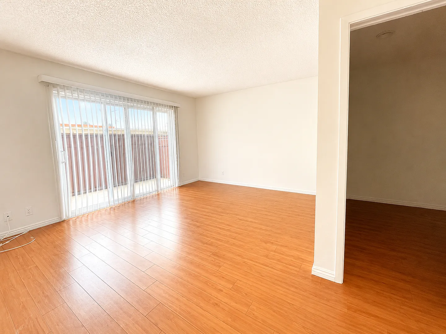 Adorable Downstairs Condo in Fullerton — Photo 3