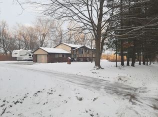 14 Santa Rosa Dr, Howell, MI 48843