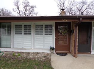 3219 Central St, Evanston, IL 60201