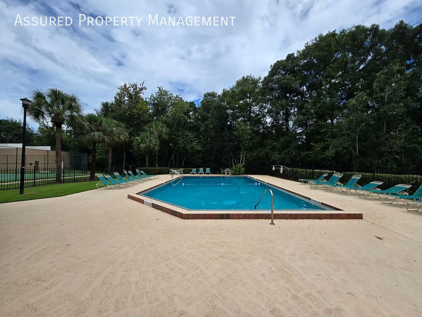 Beautiful 2 Bedroom Condo with Remodeled Kitchen, Vaulted Ceilings & Community Pool — Photo 3