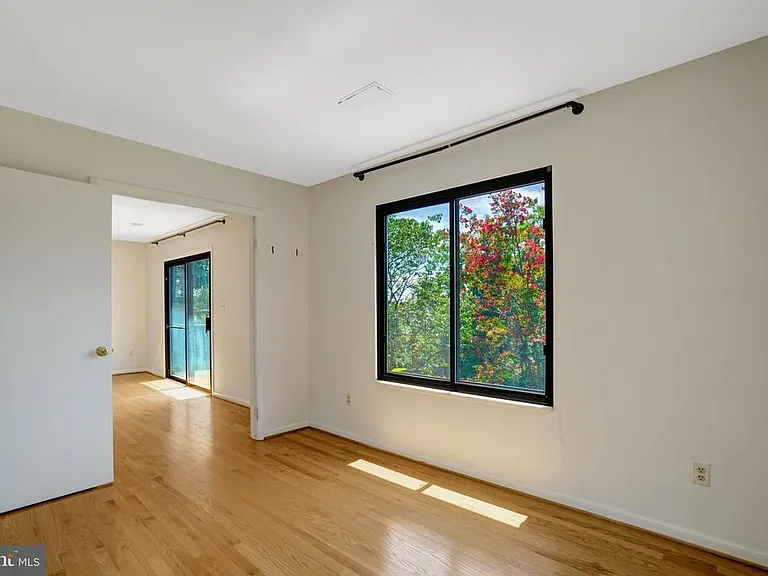 203 W Glendale Ave — Photo 6