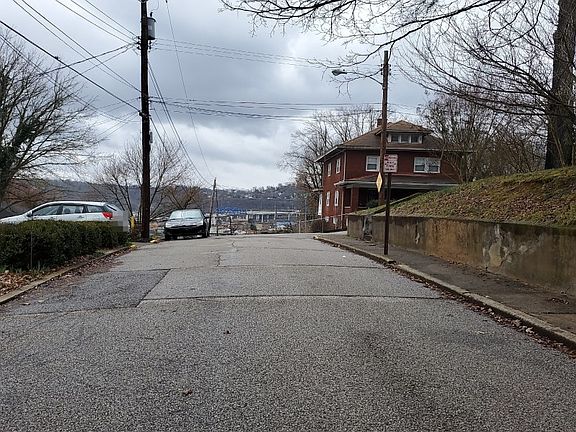 5th image of 860 Anaconda Ave