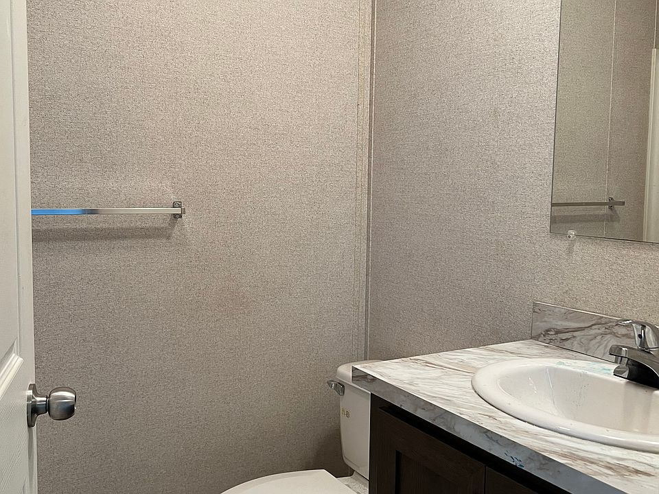 1st image of 15 Canna Dr