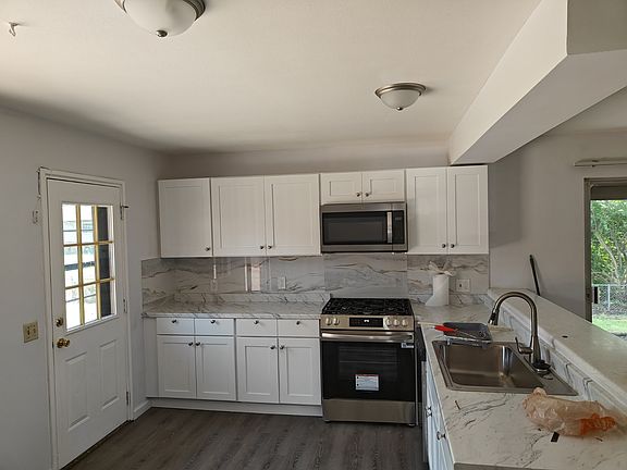 2nd image of 2210 Wedgwood Dr W