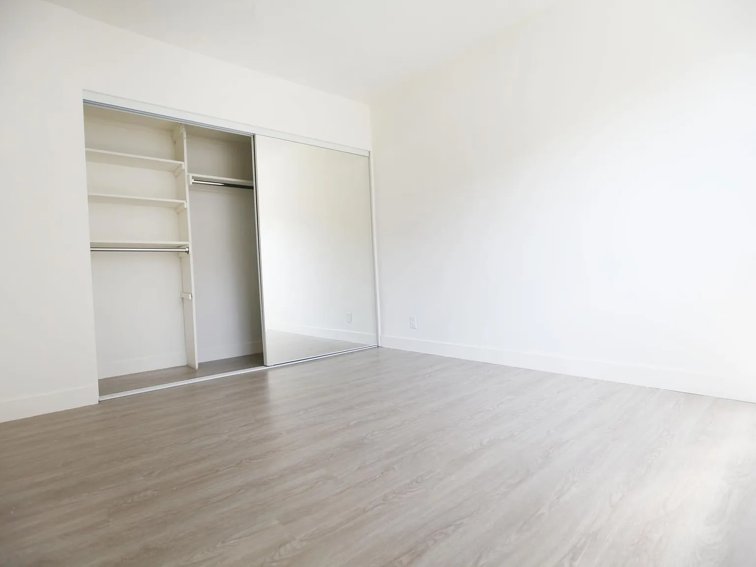 1 bed, 725 sqft, $2,499 — Photo 2