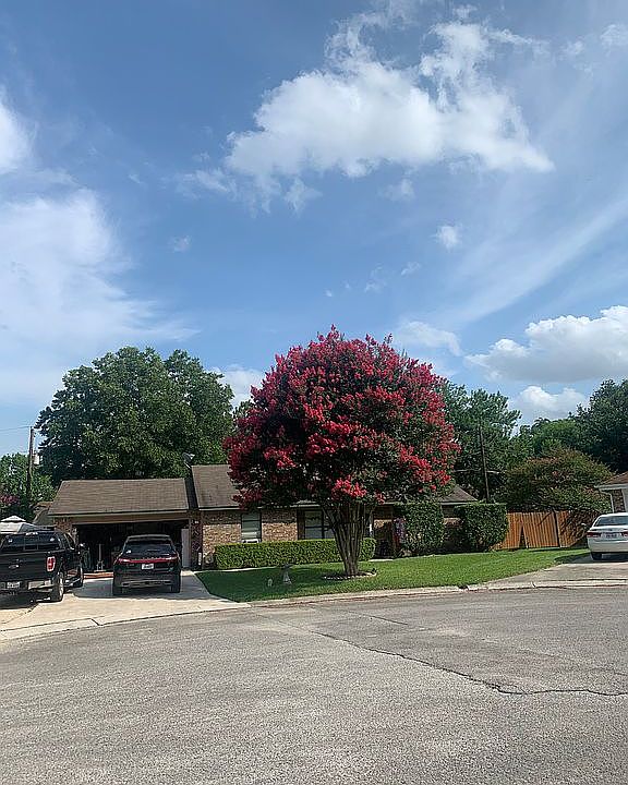 1st image of 935 Hideaway Cir
