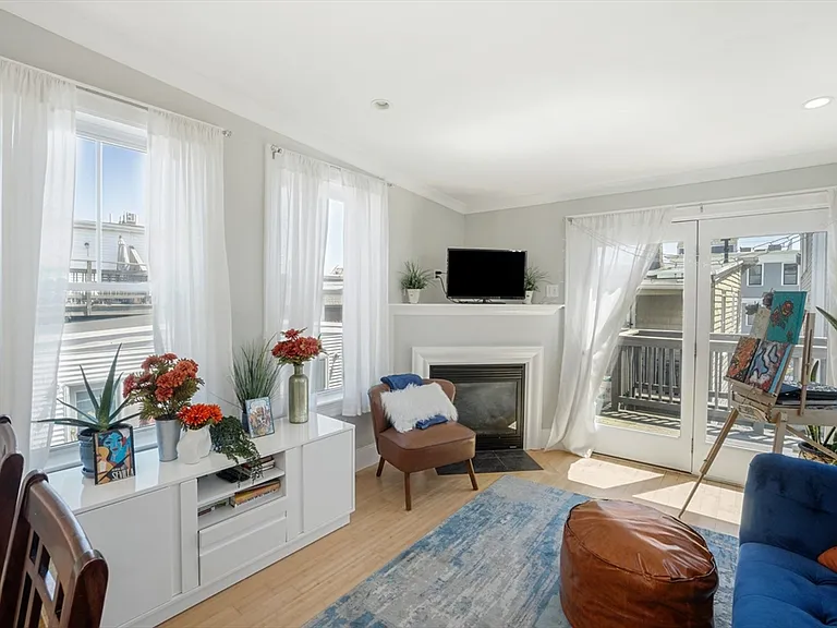 3 Leeds St #3 — Photo 5