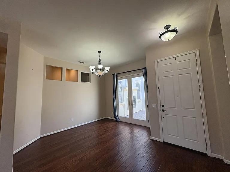5637 Lilyview Way — Photo 4