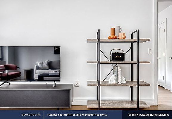 4th image of 311 W 50th St APT 2L