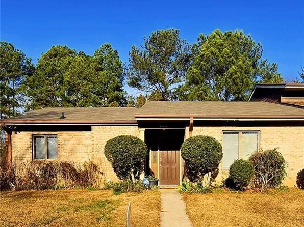 1497 Stoneleigh Cir, Stone Mountain, GA 30088