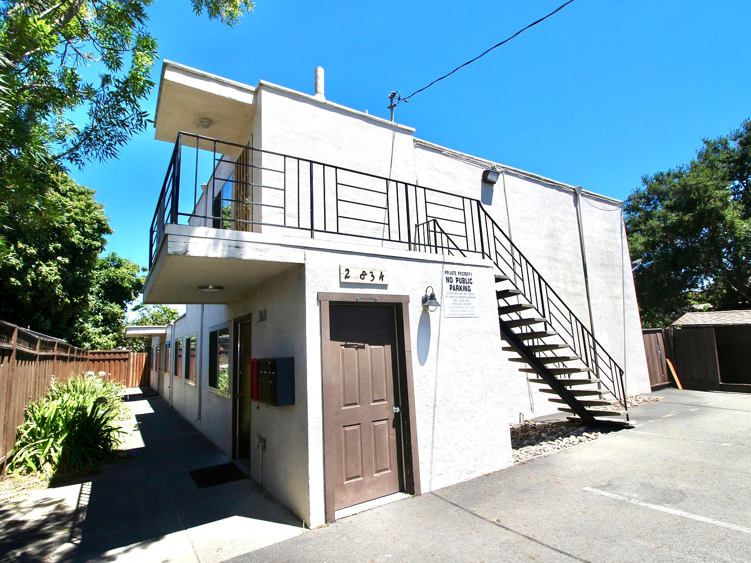 2 bed, 750 sqft, $2,000 — Photo 2
