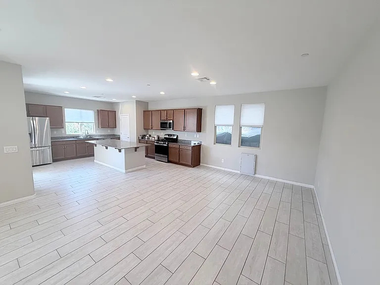 10025 Desert Bighorn Ct — Photo 3