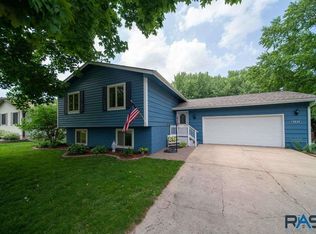 5828 W Karen Dr, Sioux Falls, SD 57106
