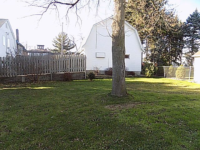 2nd image of 204 York St
