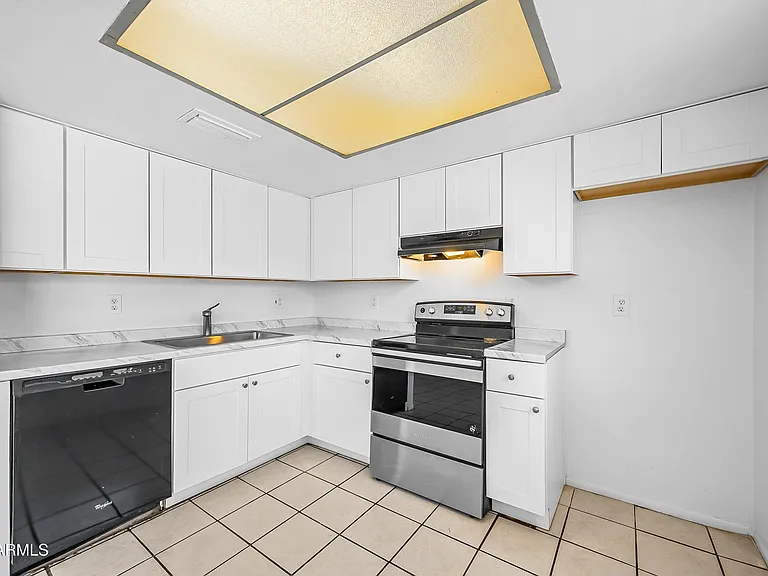 15601 N 27th St #46 — Photo 7