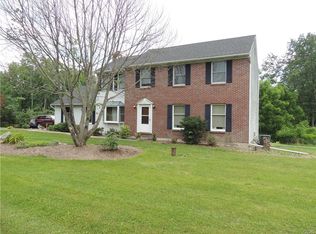 1463 Hickory Ln, Bath, PA 18014