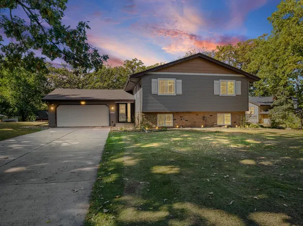 2625 Seans Way, North Saint Paul, MN 55109