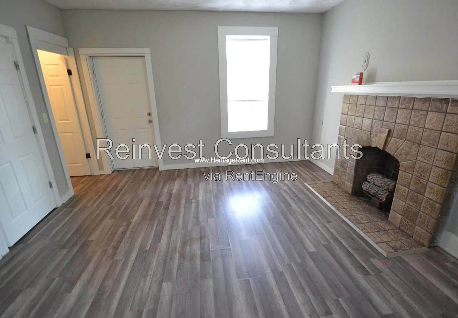 2 bed, 1.0 bath, $1,095 — Photo 3