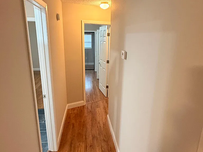 Hallway (second floor)