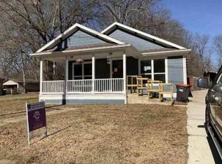 701 E Washington St, Paris, TX 75460