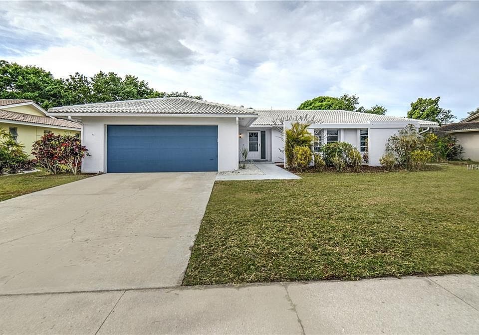 1st image of 2914 Captiva Dr