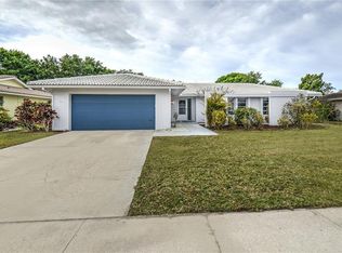 2914 Captiva Dr, Sarasota, FL 34231