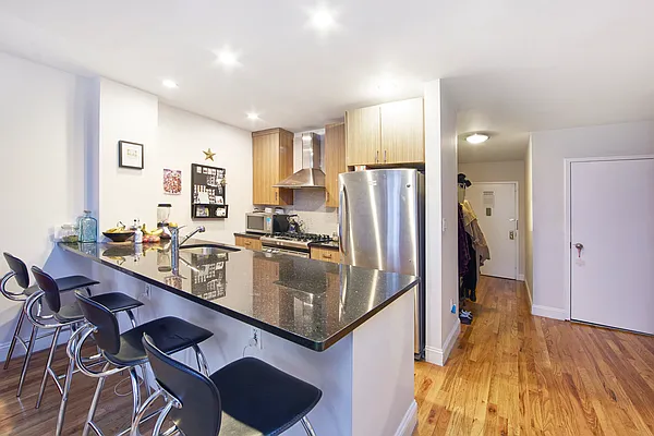 Rented by R New York | media 34