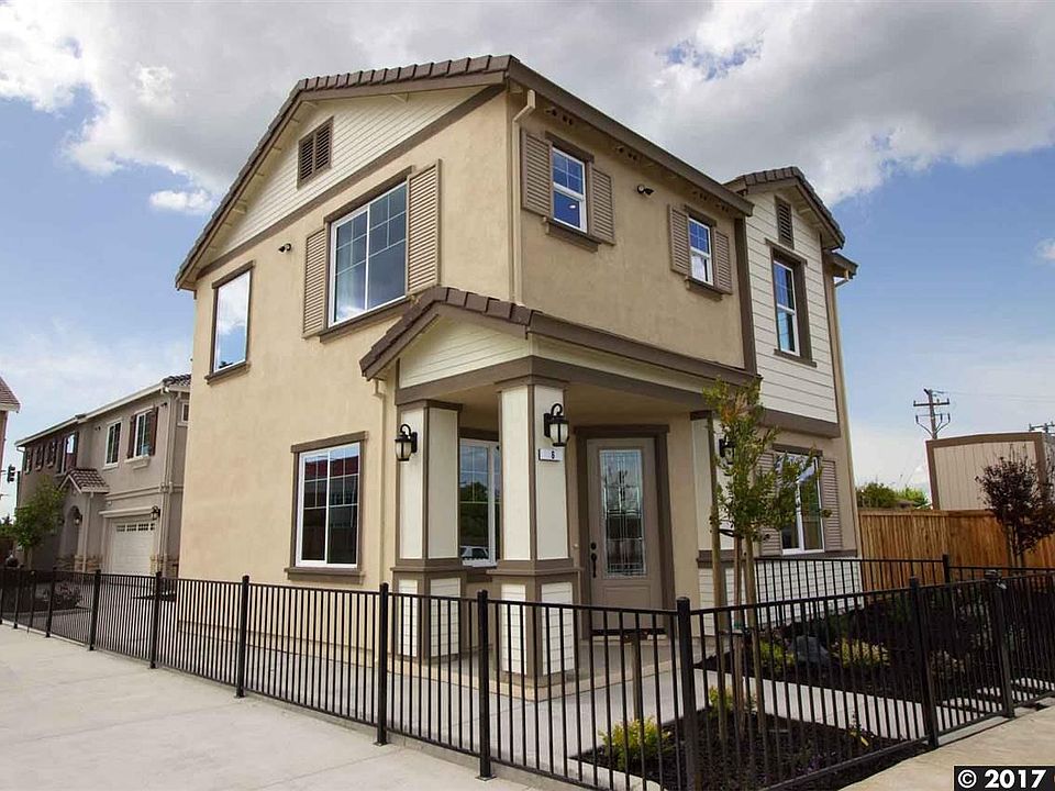 1st image of 70 Belle Harbor Cir