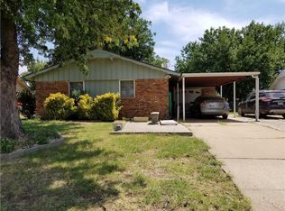 936 NW 20th St, Moore, OK 73160