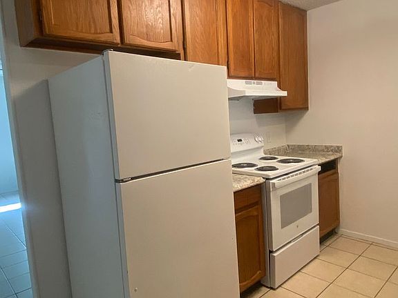 5th image of 2414 Bunker Hill Dr Unit B