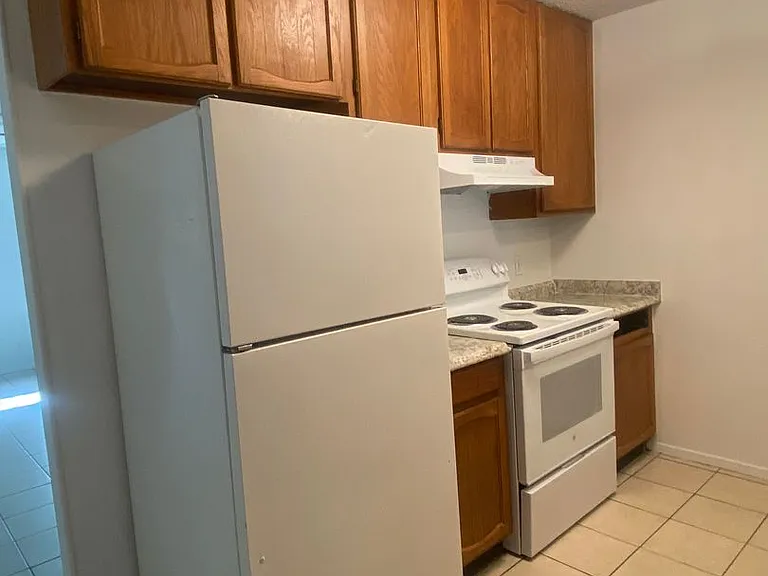2414 Bunker Hill Dr #B — Photo 5