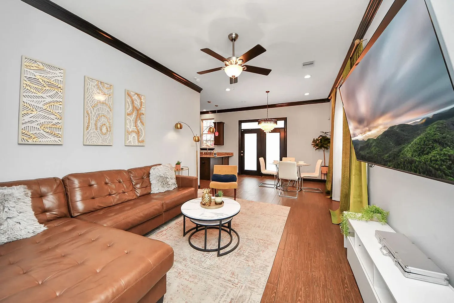 3 bed, 2.0 bath, 1689 sqft, $3,979 — Photo 1