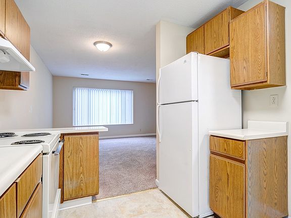 4th image of 404 E Fairlawn Dr #0