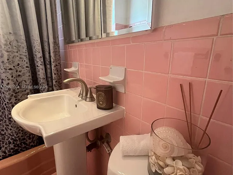 7720 Harding Ave #9 — Photo 24